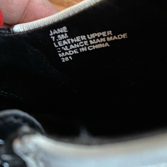 👡💓👀✨Gently Used- B&W Bootie Genuine Leather Bootie Size 7.5 - Picture 6 of 9